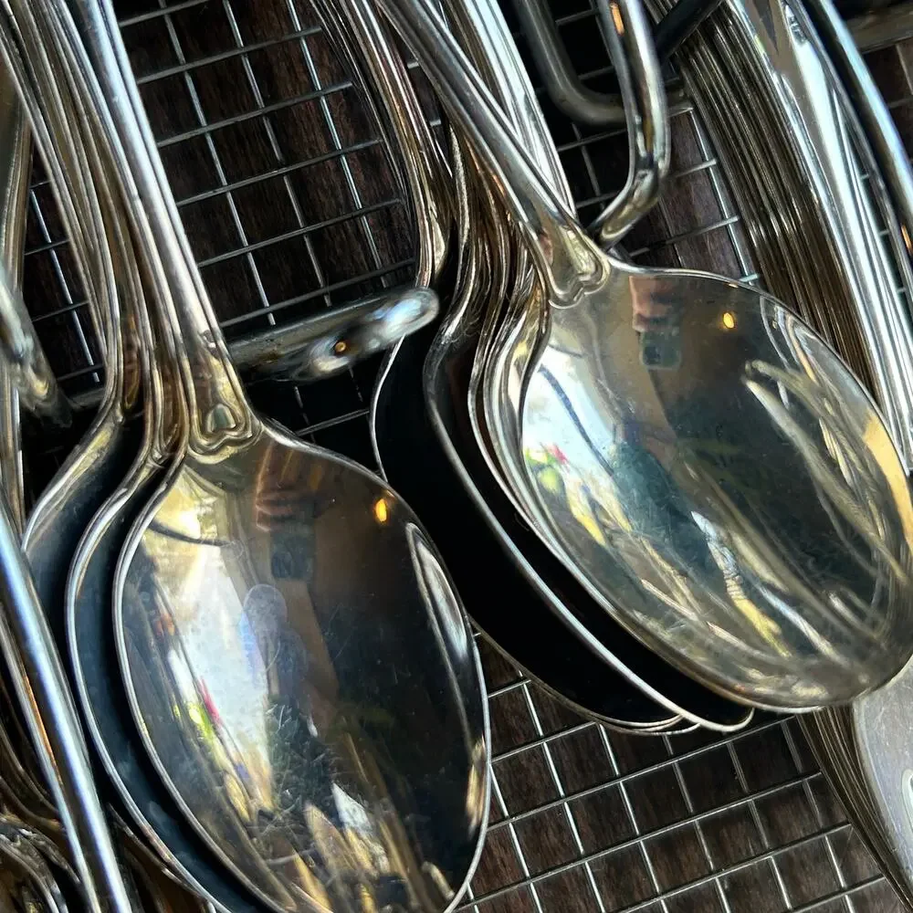 Oneida 118 piece flatware set King James 1881 w/ serving pieces